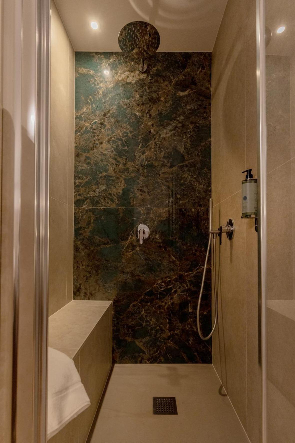 ホテル Trevi Monti House ローマ エクステリア 写真