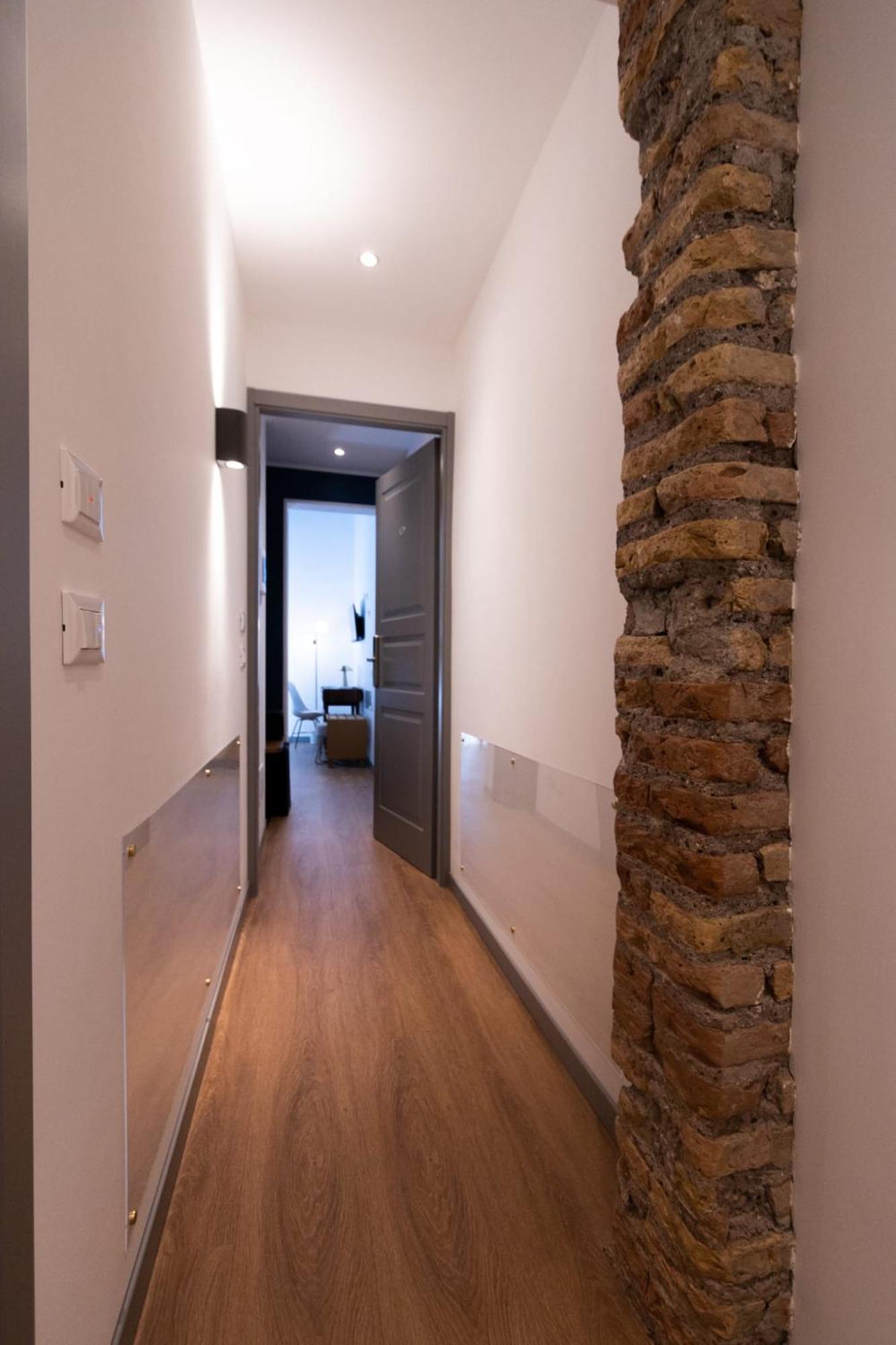 ホテル Trevi Monti House ローマ エクステリア 写真